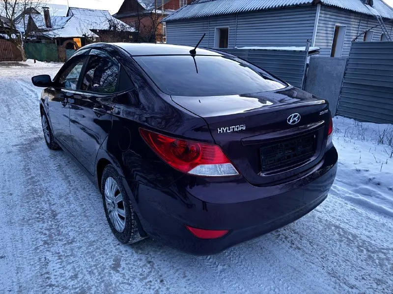 Hyundai solaris год выпуска: 2012 двигатель: бензин 1.6 пробег: 175 тысяч коробка: механика 5-ст полный электропакет электро зеркала электро стеклоподъемники обогрев лобового-заднего стекла обогрев зеркал подогрев сидений в 2-х режимах кондиционер рабочий магнитола пролог сигнализация с автозапуском 2 комплекта ключей с пультами машина в прекрасном состоянии мотор работает как часы, коробка щелкает отлично не хрустит и не выбивает, ходовая на твердую 5-ку, кузов и днище без ржавчин дыр и коррозий, салон не затерт и не порван все кнопки работают всё функционирует, печка в машине ташкент зимой на холодную 5-10 минут и в машине жара, кондиционер рабочий холодит как в антарктиде, фары led, комплект резины зима+лето michelin вместе с резиной отдам новые оригинальные колпаки, на машине езжу каждый день, готов на любые проверки на вашем сто и за ваш счет, документы в полном порядке! продажа в связи с покупкой нового семейного автомобиля!!! цена 785.000р торг реальным людям! +79495205833 саша - фотография - 4