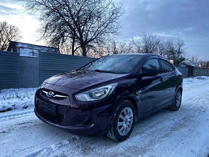 Hyundai solaris год выпуска: 2012 двигатель: бензин 1.6 пробег: 175 тысяч коробка: механика 5-ст полный электропакет электро зеркала электро стеклоподъемники обогрев лобового-заднего стекла обогрев зеркал подогрев сидений в 2-х режимах кондиционер рабочий магнитола пролог сигнализация с автозапуском 2 комплекта ключей с пультами машина в прекрасном состоянии мотор работает как часы, коробка щелкает отлично не хрустит и не выбивает, ходовая на твердую 5-ку, кузов и днище без ржавчин дыр и коррозий, салон не затерт и не порван все кнопки работают всё функционирует, печка в машине ташкент зимой на холодную 5-10 минут и в машине жара, кондиционер рабочий холодит как в антарктиде, фары led, комплект резины зима+лето michelin вместе с резиной отдам новые оригинальные колпаки, на машине езжу каждый день, готов на любые проверки на вашем сто и за ваш счет, документы в полном порядке! продажа в связи с покупкой нового семейного автомобиля!!! цена 785.000р торг реальным людям! +79495205833 саша - фотография - 5