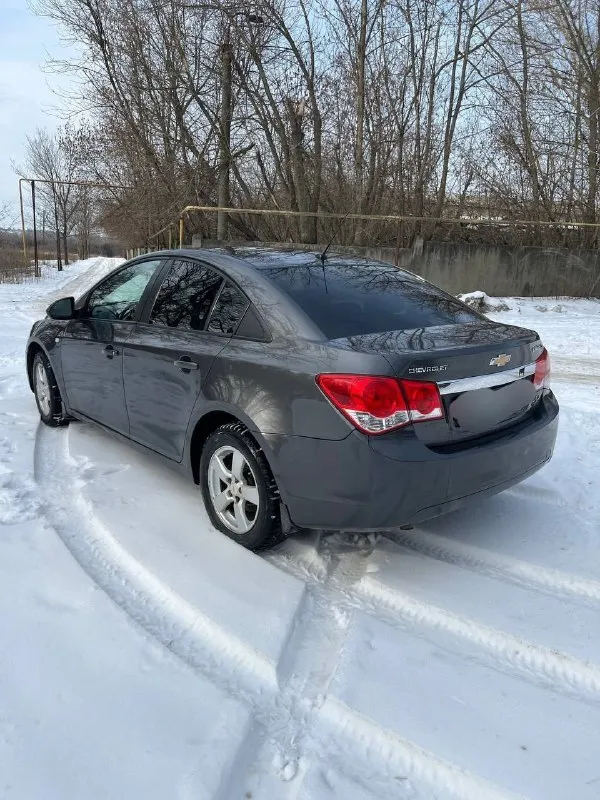 Всех приветствую 🤝 продам chevrolet cruze 2012 год 182000 пробега 1.8 объем цена: 800 000 рублей, торг само собой приветствуется. за авто следили, сил и средств не жалели, техническое состояние замечательное, по кузову есть нюансы. ⚠️бонусом отдам новые бампера ⚠️ телефон для связи: +79490278526 г. донецк 📞 звоните: +7(949)0278526 - фотография - 3