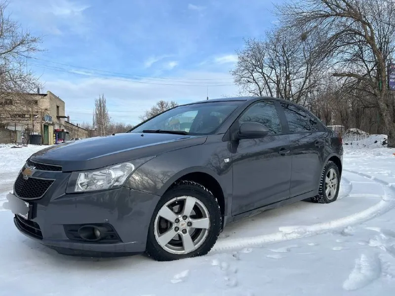 Всех приветствую 🤝 продам chevrolet cruze 2012 год 182000 пробега 1.8 объем цена: 800 000 рублей, торг само собой приветствуется. за авто следили, сил и средств не жалели, техническое состояние замечательное, по кузову есть нюансы. ⚠️бонусом отдам новые бампера ⚠️ телефон для связи: +79490278526 г. донецк 📞 звоните: +7(949)0278526 - фотография - 5