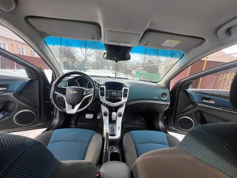 Всех приветствую 🤝 продам chevrolet cruze 2012 год 182000 пробега 1.8 объем цена: 800 000 рублей, торг само собой приветствуется. за авто следили, сил и средств не жалели, техническое состояние замечательное, по кузову есть нюансы. ⚠️бонусом отдам новые бампера ⚠️ телефон для связи: +79490278526 г. донецк 📞 звоните: +7(949)0278526 - фотография - 6
