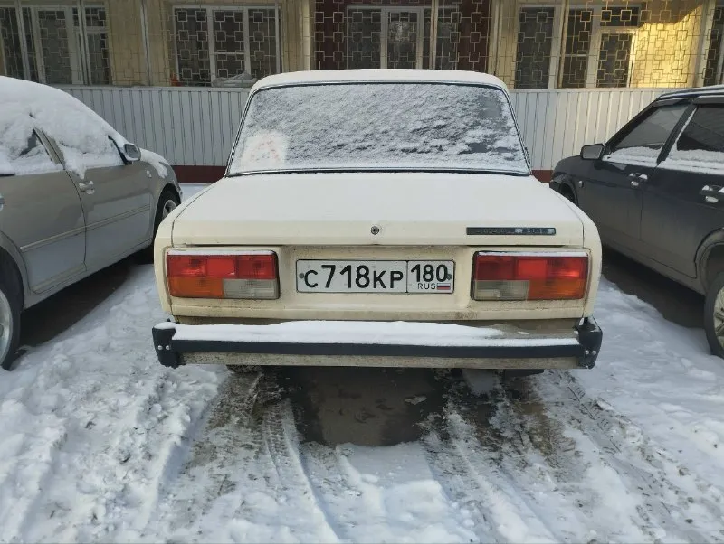 Продаю автомобиль ваз 2105 карбюратор. владелец один все время. состояние машины хорошее, машина обслужена и многое сделано, на запчастях не экономил. по кузову живая, но есть мелкие рыжики, метал толстый, машина шла для экспорта. пороги, дно, стаканы - все целое. 1. поменял шаровые опоры - 4 шт 2. поставил новые тормозные диски - 2 шт 3. новые тормозные шланги 4. новые колодки тормозные 5. комплект новых тяг (с нивы ваз) 6. новый трос ручного тормоза 7. новая выхлопная система (алюмо-метал) 8. новый цилиндр сцепления 9. новый радиатор двигателя 10. новый радиатор печки 11. новый расширительный бочок 12. новые патрубки системы охлаждения двигателя 13. новый вентилятор на пять лопастей( охлаждение радиатора двигателя) 14. новый стартер 15. электронное зажигание 16. новый моторчик печки летняя резина в комплекте. документы чистые, птс оригинал, любое переоформление. цена : 120 000 рублей номер для связи : +79493550379 📞 звоните: +7(949)3550379 - фотография - 3