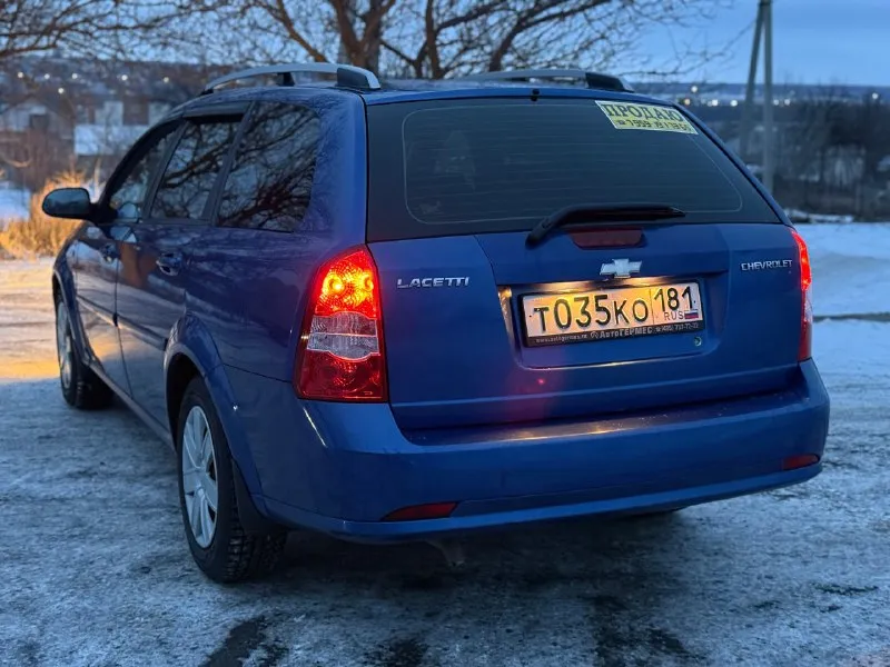 Продам лачетти 2008г. мотор 1.6, пробег 254.000 автомобиль в отличном состоянии! из недавнего менялось : сцепление, передние диски, колодки, прокладка, масло ( мотор и коробка ), трос ручника, жидкость усилителя, антифриз, помпа, ремни, ролики, свечи ngk ! сухой, работает тихо, коробка отлично! салон без дефектов, не затертый! работает абсолютно все! 2 комплекта хорошей резины ! сигнализация с автозапуском ! автотека зеленая ! без дтп и расчетов ! осмотр луганск, цена 610.000₽ торг +79591917365 ( телеграмм ) 📞 звоните: +7(959)1917365 - фотография - 2