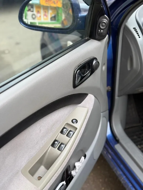 Продам лачетти 2008г. мотор 1.6, пробег 254.000 автомобиль в отличном состоянии! из недавнего менялось : сцепление, передние диски, колодки, прокладка, масло ( мотор и коробка ), трос ручника, жидкость усилителя, антифриз, помпа, ремни, ролики, свечи ngk ! сухой, работает тихо, коробка отлично! салон без дефектов, не затертый! работает абсолютно все! 2 комплекта хорошей резины ! сигнализация с автозапуском ! автотека зеленая ! без дтп и расчетов ! осмотр луганск, цена 610.000₽ торг +79591917365 ( телеграмм ) 📞 звоните: +7(959)1917365 - фотография - 7