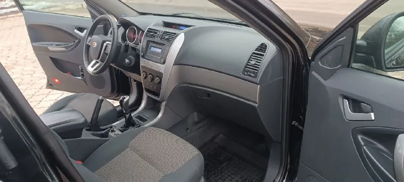 Джили эмгранд х7 кроссовер 2015, аналог toyota rav4 (запасные части) ⚠️пробег 152 тыс. км. 💰цена - 800 тыс. ₽, торг при осмотре, 💧объём двигателя 2.0 л ♨️ тип двигателя бензин ♨️ мощность 139 л. с. 💈коробка передач механика, пepеключaeт плaвно. по электрике работает все, кондиционер холодит, печка греет. ✅автомобиль в xорошeм состоянии. макеевка. +79493054700. обмен на бус. 📲 tg: сергей 📞 звоните: +7(949)3054700 - фотография - 2