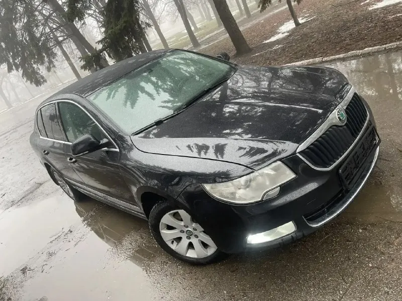 Skoda superb-24.10.2012года рождения! пробег -1900000 км (родной) владельцев-2 двигатель -1.8 turbo-(152 лошадки)-работает отлично! коробка автомат -asin-работает идеально -(не путать с дсг) богатая комплектация-электро сидения водительское и пассажирское, задние сидения с подогревом, электро регулировка зеркал с подогревом и складыванием климат контроль -3х зонный фары с линзами -адаптивный свет пройдено то -масло двс, фильтра -масляный, воздушный, приводной ремень ! стоит металическая защита двигателя! новая зимняя резина на шипах ! очень большой и комфортный авто цена 1220000₽ осмотр -макеевка -донецк! торг -присутствует! тел :+79495936159-(в любое время суток ). 📞 звоните: +7(949)5936159 - фотография - 2