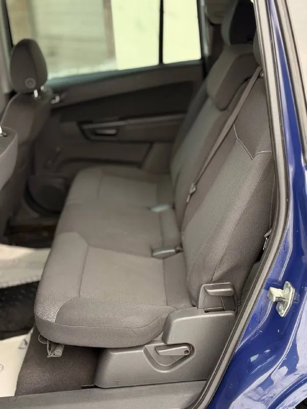 🛻opel zafira b. минивэн 💰цена - 755.000 торг 🌍 город - мариуполь 📆 год выпуска - 2010 🛞пробег - 206.000 ⛽️топливо - дизель ⚙️модификация- 1.9 📦кпп - автомат-айсин 📞+79495000534 opel zafira b рестайлинговый автомобиль обслужены вложений не требует по кузову нареканий нет как на фото мотор работает отлично не дымит от слова совсем не на холодную и не на горячую автомат ведёт себя отлично нету никаких пинков не рывков по ходовой части нареканий нету автомобиль прошел то документальн. .. 85.png')">✅ датчик дождя датчик света ✅ 4 эл. подъемника ✅ подушки безопасности✅ эл. регулировка зеркал✅ парктроник✅ бортовой компьютер✅ мультируль✅ обогрев сидений✅ электрообогрев боковых зеркал✅ хорошие аудиосистема✅ 3️⃣режима коробки обычный зимний sport ✅ - фотография - 9