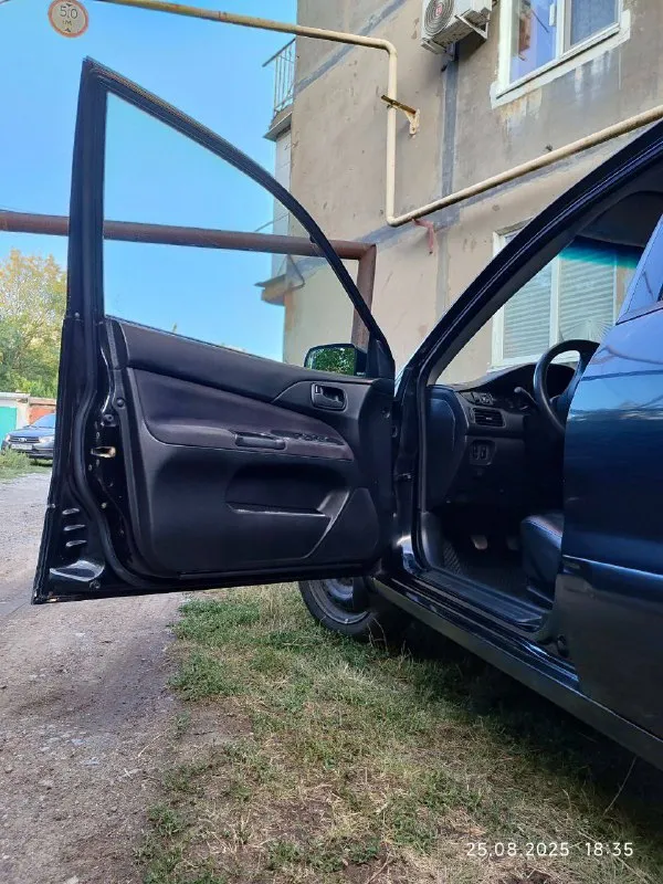 В продаже mitsubishi lancer 9 машина в хорошем состоянии. вложение не просит. имеется газ/бензин. год выпуска 2006 объем 1.6 в хорошей комплектации, есть кондиционер, заправлен. цена автомобиля 450.000 торг у капота ! находиться донецк, петровский район. звонить по номеру +79494192594 📞 звоните: +7(949)4192594 - фотография - 3