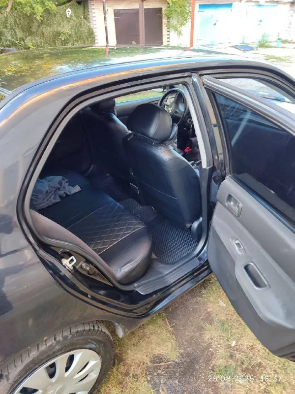 В продаже mitsubishi lancer 9 машина в хорошем состоянии. вложение не просит. имеется газ/бензин. год выпуска 2006 объем 1.6 в хорошей комплектации, есть кондиционер, заправлен. цена автомобиля 450.000 торг у капота ! находиться донецк, петровский район. звонить по номеру +79494192594 📞 звоните: +7(949)4192594 - фотография - 5