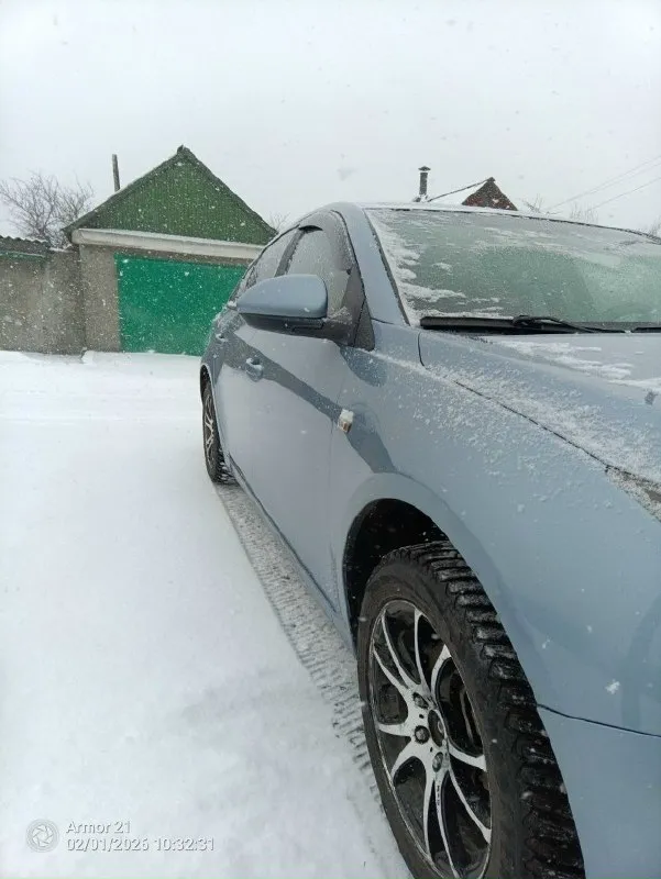 Автор: продам !!! chevrolet cruze 2010 г. в. 1,8л (141 л. с. ) мкпп. родной пробег 253 тыс. я третий собственник. комфортный семейный автомобиль. без рыжиков и намеков на ржавчину. обслуживается своевременно. заменены сальники распредвалов, заменены прокладки теплообменника, патрубки охлаждения, термостат, свежий антифриз, масло в двигателе, фильтра, новый аккумулятор, резина зима, есть летняя. печка греет отлично, кондиционер заправлен. магнитола андроид. салон чистый, сиденья не затертые. машина бодрая, дорогу держит на отлично, используется ежедневно. цена 750 000 руб. запретов ограничений нет. торг, обмен. +7949 3812259. +79515341366 макс, телеграмм. осмотр торез. . . ???наш телеграм канал [ бесплатное размещение за репост??? правила сообщества [ мы в мах [ [ 📞 звоните: +7(949)3812259 - фотография - 2