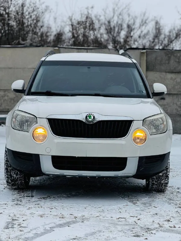 Skoda yeti 1.2 tsi at 2010 г. в. компакт-кроссовер в идеальном состоянии пробег 139 тыс. км подтвержденный автотекой салон как в новом авто!!! за весь период 2 владельца в хорошей комплектации -подогрев сидений/зеркал/форсунок омывателя -однозонный климат-контроль -хорошая штатная акустика 8 динамиков -задний ряд сидений-трансформер -два комплекта ключей -хорошая зимняя резина r16 -комплект новой летней резины r16 nokian по авто сделано очень большое то масло/фильтра замена осн. радиатора/радиатора печки, термостата и всех жидкостей!!! автомобиль полностью готов к долгой, без проблемной эксплуатации!!! возможна продажа в кредит!!! торг у капота!!! цена 845 тыс. руб тг, вотсап +79493811593 звоните +79495082418 📲 tg: @kloyastarlink 📞 звоните: +7(949)3811593 - фотография - 3