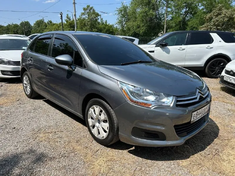 Citroen c4 год выпуска: 2011 тип кпп: автоматическая объем двигателя: 1.6 литрa тип топлива: бензин пробег: 180 000 км цена: 💥 580 000 ₽💥 дополнительная информация: кондиционер мультируль авто в хорошем техническом состоянии по кузову без гнили все вопросы можете задавать по телефонам: 📞 🇷🇺 +7 949 509 3428 - фотография - 6