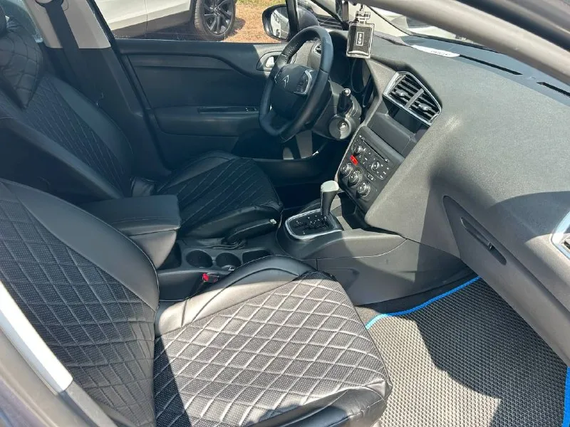 Citroen c4 год выпуска: 2011 тип кпп: автоматическая объем двигателя: 1.6 литрa тип топлива: бензин пробег: 180 000 км цена: 💥 580 000 ₽💥 дополнительная информация: кондиционер мультируль авто в хорошем техническом состоянии по кузову без гнили все вопросы можете задавать по телефонам: 📞 🇷🇺 +7 949 509 3428 - фотография - 8