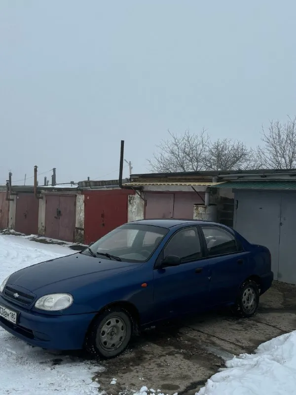 Продам chevrolet ланос. 2008 года выпуска! двигатель 1.5 в отличном состоянии, работает ровно, масло не хавает! кпп без нареканий, ходовая не стучит, не гремит. хорошая комплектация, гур, кондиционер, эл. стеклоподъемники. салон ухоженный в хорошем состоянии! по электрике всё работает. новые led лампы. свет отличный. новая магнитола. по лкп есть моменты не критично, на фото всё видно. дно целое, стаканы, лонжероны отличные. на новой зимней резине. новый аккумулятор! по документам: птс, стс, договор-купли-продажи, машина без штрафов и арестов, с полным переоформлением! машина не новая! нужно приложить руки! цена 155.000 рублей торг минимальный реальному покупателю! +79494339294 +79493807046 влад находится пгт. новый свет 🛞 запчасти, шины, диски, авторазборки 🅿️ авторынок донбасса 📞 звоните: +7(949)4339294 - фотография - 3