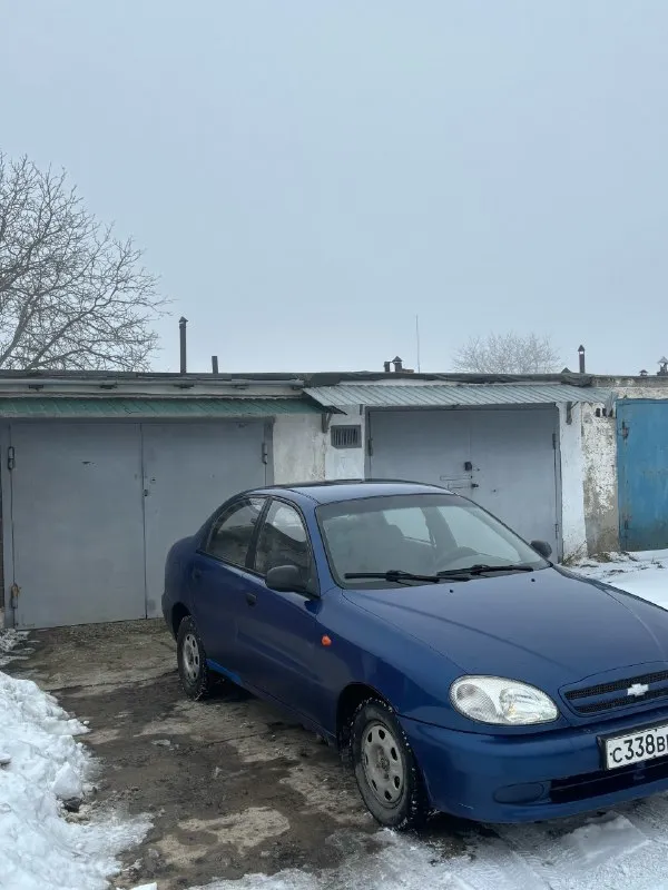 Продам chevrolet ланос. 2008 года выпуска! двигатель 1.5 в отличном состоянии, работает ровно, масло не хавает! кпп без нареканий, ходовая не стучит, не гремит. хорошая комплектация, гур, кондиционер, эл. стеклоподъемники. салон ухоженный в хорошем состоянии! по электрике всё работает. новые led лампы. свет отличный. новая магнитола. по лкп есть моменты не критично, на фото всё видно. дно целое, стаканы, лонжероны отличные. на новой зимней резине. новый аккумулятор! по документам: птс, стс, договор-купли-продажи, машина без штрафов и арестов, с полным переоформлением! машина не новая! нужно приложить руки! цена 155.000 рублей торг минимальный реальному покупателю! +79494339294 +79493807046 влад находится пгт. новый свет 🛞 запчасти, шины, диски, авторазборки 🅿️ авторынок донбасса 📞 звоните: +7(949)4339294 - фотография - 5