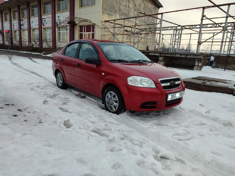 Продам chevrolet aveo 2008 года с пробегом 121.000 тысяч родного. с мотором 1,4 16 клапанным самым надёжным и экономным с этих моторов экотек, автомобиль в идеальном состоянии вся в заводском металле весь заводской герметике. автомобиль обслужено перед зимой менял полностью всю ходовую часть шаровые втулки стабилизатор наконечники трос ручника колодки новые стойки стоят в круг, вся новая тормозная жидкость. за автомобиль не стыдно любые проверки с вашей стороны. комплектация автомобиля кондиционер гидроусилитель руля стеклоподъемники, подушка безопасность сигнализация центральный замок регулировка зеркал мультиплеер. по документам я собственник продажа только через мрэо. цена 550.000 тысяч российских рублей. осмотр город донецк звоните плюс 79494913209 📞 звоните: +7(949)4913209 - фотография - 3