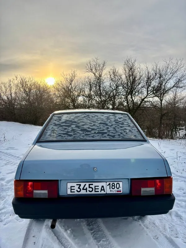 Продам ваз 21099 1.5 2006 г. в. родной пробег 178.00км 2 владельца за всю история авто. газ(евро4)- бензин два ключа. двигатель не дымит, не троит, коробка не выбивает. в сварке не нуждается. хорошая зимняя резина на шипах. поставлен новый радиатор охлаждения с заменой антифриза, новый стартер, колодки, крабы, опорные подшипники, стойки в круг. по ходовой без нареканий. г. снежное цена 238.00₽ +79493918909(тг на этот же номерок) 🛞 запчасти, шины, диски, авторазборки 🅿️ авторынок донбасса 📞 звоните: +7(949)3918909 - фотография - 6