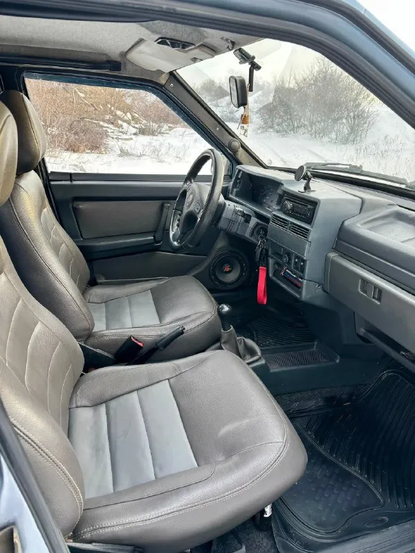 Продам ваз 21099 1.5 2006 г. в. родной пробег 178.00км 2 владельца за всю история авто. газ(евро4)- бензин два ключа. двигатель не дымит, не троит, коробка не выбивает. в сварке не нуждается. хорошая зимняя резина на шипах. поставлен новый радиатор охлаждения с заменой антифриза, новый стартер, колодки, крабы, опорные подшипники, стойки в круг. по ходовой без нареканий. г. снежное цена 238.00₽ +79493918909(тг на этот же номерок) 🛞 запчасти, шины, диски, авторазборки 🅿️ авторынок донбасса 📞 звоните: +7(949)3918909 - фотография - 7