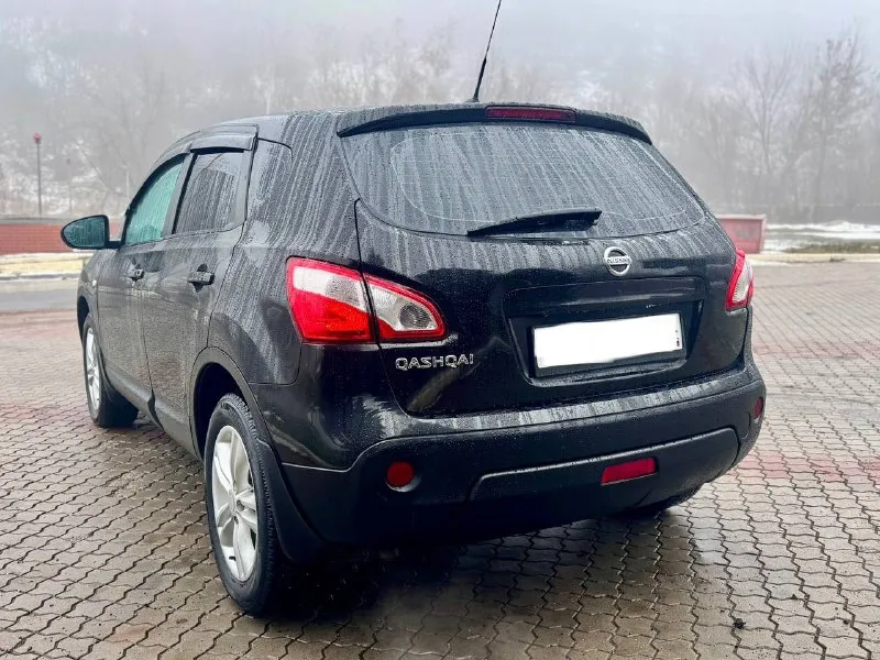 Nissan qashqai 2010 г. в. | 2.0 бензин | вариатор | максимальная комплектация живой, ухоженный qashqai в отличном состоянии. автомобиль полностью обслужен, никаких вложений не требует — сел и поехал. 🔹 двигатель 2.0 бензин — работает ровно 🔹 вариатор — обслуживался своевременно, без пинков и посторонних шумов 🔹 максимальная комплектация 🔹 панорамная крыша 🔹 климат-контроль 🔹 полный электропакет кузов: ▪️ окрашена одна деталь ▪️ остальной кузов — в родном окрасе стёкла: ▪️ все родные по кругу, включая лобовое салон чистый, не затёртый, без запахов. автомобиль не требует вложений, полностью готов к эксплуатации. 💰 цена: 1 030 000 торг у капота, только по делу. +79495095858 +79895435743 📲 tg: николай н а 📞 звоните: +7(949)5095858 - фотография - 6