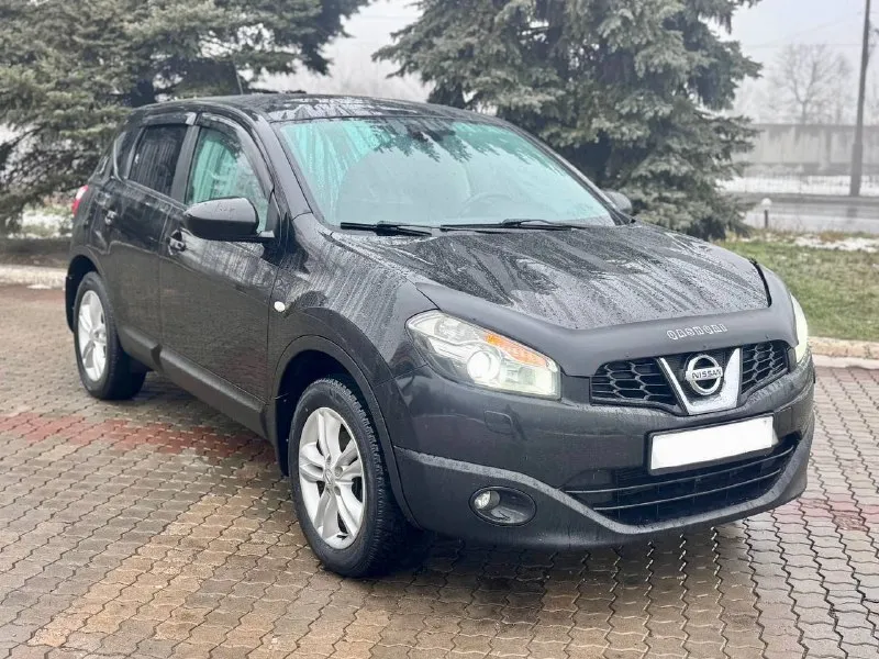 Nissan qashqai 2010 г. в. | 2.0 бензин | вариатор | максимальная комплектация живой, ухоженный qashqai в отличном состоянии. автомобиль полностью обслужен, никаких вложений не требует — сел и поехал. 🔹 двигатель 2.0 бензин — работает ровно 🔹 вариатор — обслуживался своевременно, без пинков и посторонних шумов 🔹 максимальная комплектация 🔹 панорамная крыша 🔹 климат-контроль 🔹 полный электропакет кузов: ▪️ окрашена одна деталь ▪️ остальной кузов — в родном окрасе стёкла: ▪️ все родные по кругу, включая лобовое салон чистый, не затёртый, без запахов. автомобиль не требует вложений, полностью готов к эксплуатации. 💰 цена: 1 030 000 торг у капота, только по делу. +79495095858 +79895435743 📲 tg: николай н а 📞 звоните: +7(949)5095858 - фотография - 7