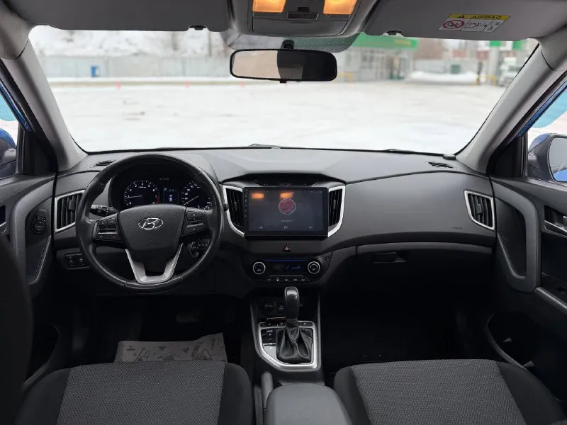 Hyundai creta 2018 машина в идеальнейшем состоянии вложений не требует от слова совсем мотор 1.6 бензин тихий и экономичный, работает как часы коробка автомат, переключает плавно без пинков и рывков кузов без окрасов, сколов и ржавчины !!! ходовая часть без нареканий не стучит и не гремит. салон ухожен, не прокурен родной пробег 150 тысяч км. зеленейшая автотека !!! богатая комплектация датчик света и дождя, электро регулировка зеркал, полный электро пакет, кожаный мультируль, круиз контроль, климат контроль, подогрев сидений и руля, мультимедиа с блютуз цена-1.665.000 торг-обмен +79496358178 - фотография - 6