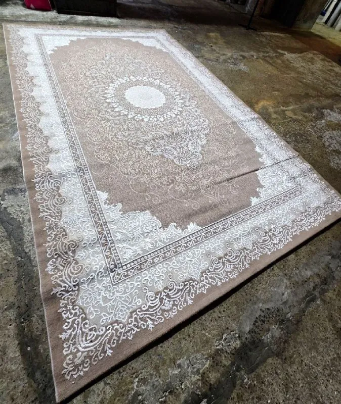 Купите новенький ковёр – это же не только ценный элемент декора, это символ домашнего очага, сем­ейного тепла и уюта - сердце вашего дома! дизайны и размеры в ассортименте. база на вазе - покупайте выгодно! г. донецк, ул. баумана, 8а заезд с ул. римского-корсакова +7949-345-97-92 +7949-418-83-62 +7949-405-71-57 график работы: вт - сб: 09.00-16.00 вс: 09.00 - 15.00 t. me/stroypolkover vk. com/stroypolkover. - фотография - 2