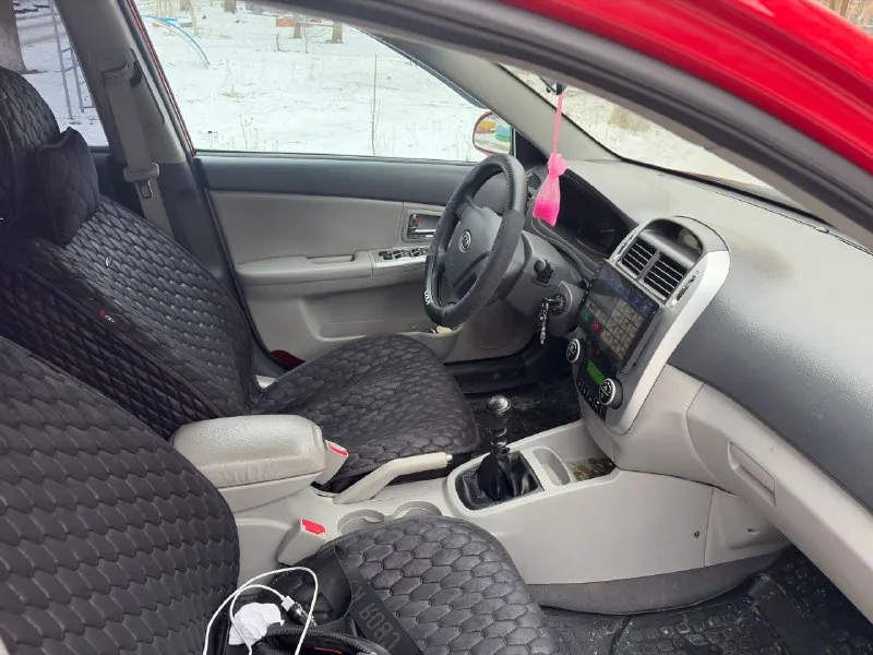 Kia cerato 2008
Двигатель 1.6, 5 мкпп
Пробег 242000 км
Климат контроль, кондиционер,4 стеклоподъемника, планшет, навигация, новая зимняя резина (есть летняя), кузов оцинкованный, сделан антикор.
Один хозяин. Автомобиль в идеальном состоянии для своих лет.
Территориально г. Торез.
Цена 780тыс. Руб.
Тел. :+79493771868
📞 Звоните: +7(949)3771868 - фотография - 4