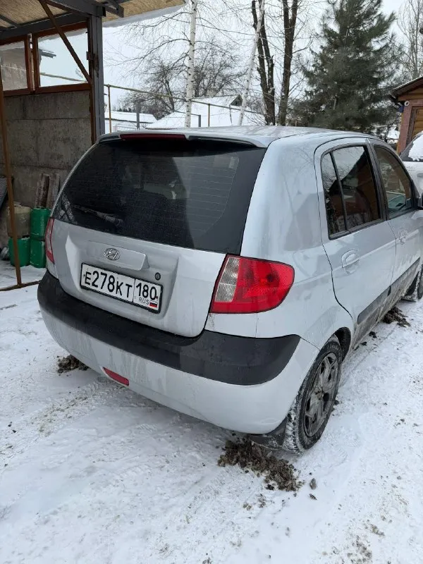 Hyundai getz 2006г. в 1.6 коробка автомат! пробег: 196.000км едет отлично, по ходовой мячик. на отличной зимней резине, на литье расход 6-7л комплектация: эл стеклопольемники всех стёкол, подогрев сидений, кондиционер, эл. зеркала по документам все чисто. цена 450.000₽ +79497182722 📞 звоните: +7(949)7182722 - фотография - 5