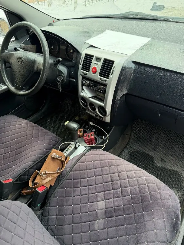 Hyundai getz 2006г. в 1.6 коробка автомат! пробег: 196.000км едет отлично, по ходовой мячик. на отличной зимней резине, на литье расход 6-7л комплектация: эл стеклопольемники всех стёкол, подогрев сидений, кондиционер, эл. зеркала по документам все чисто. цена 450.000₽ +79497182722 📞 звоните: +7(949)7182722 - фотография - 6
