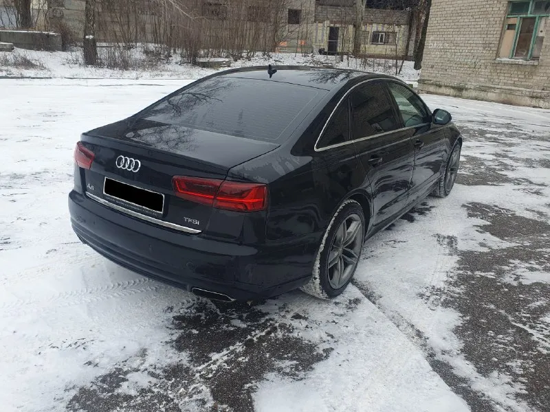 Audi a6 c7 рестайлинг год 2016 пробег 195 объем 1.8 кожаный салон со вставками дерева, подогрев сидений, руля и зеркал, складывание зеркал, камера заднего вида, парктроники перед и зад, двойные стекла, электрорегулировка сидений и зеркал, память сидения водителя.2-зонный климат контроль, круиз контроль. адаптивный bi-led свет. датчик света/дождя. я владелец. полное переоформление. 2.5млн. осмотр макеевка. тел для связи +79493641437 📞 звоните: +7(949)3641437 - фотография - 4