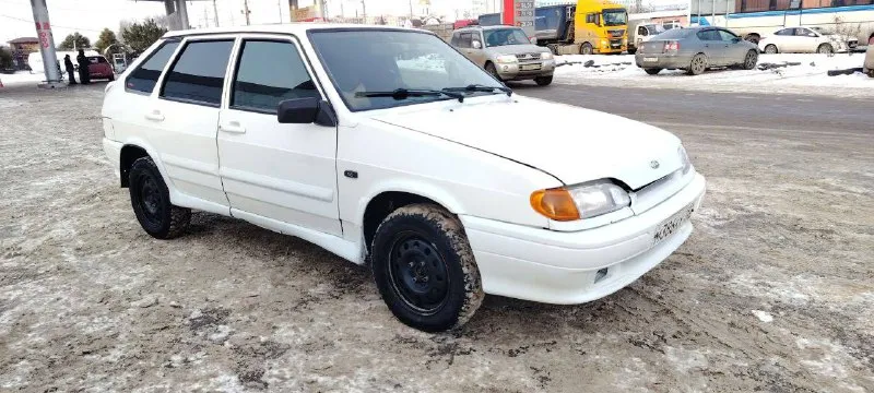 Продам ваз 2114 год - 2013 собственник!!! машина очень красиво выглядит, двигатель работает хорошо, коробка отлично, ходовую недавно перебирал, масло в двигателе новое! салон в хорошем состоянии! хорошая зимняя резина. то недавно пройдено, действующее! осмотр г. мариуполь цена - 265 тысяч рублей. тел. +79494970042 - фотография - 3