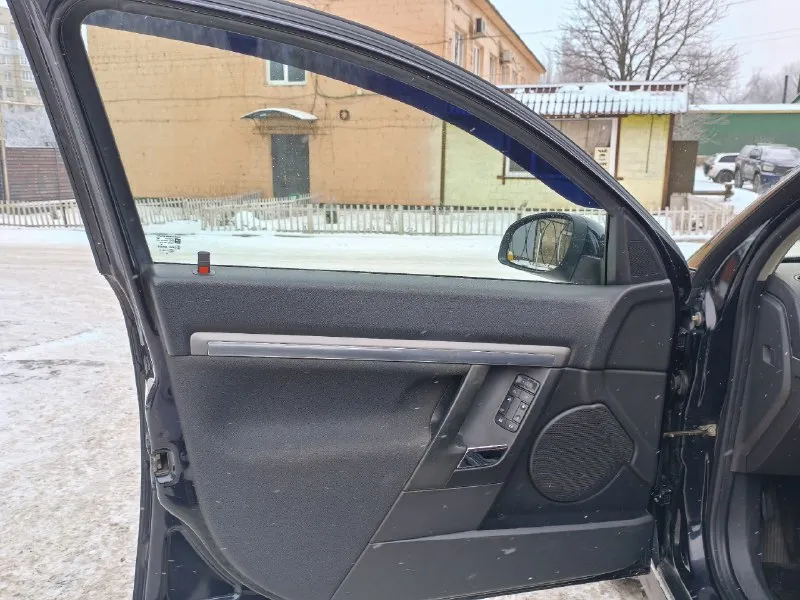 Продам opel вектра универсал в хорошем состоянии,2006 г. в. мотор 1.9 турбо работает как часики, пробег 235 т км, коробка механика 6 ступка включается мягко, по кузову вся целая, салон чистый не затаскан, по ходовой вся обслужено, по электрике всё функции работают, климат контроль, подогрев пер. сидений, абс, безопасность вся целая, музыка, мульти руль, стекло подъёмники вкруг, туманки, эл. зеркала, автомобиль пригоняли с германии. документы в порядке только переоформление!!!! авто в алчевске цена: 655 000 т. р. +79591188858 📞 звоните: +7(959)1188858 - фотография - 6