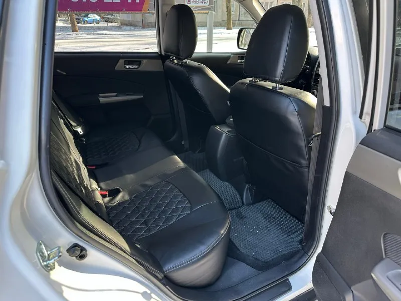 Subaru forester (2010года) - 1 владелец - родной пробег 233 тысяч километров - 2.0 (атмосферный) - коробка автомат - максимальная комплектация ( в этой конфигурации ) - автомобиль покупался у официального дилера в донецке ( в 2012 году ) - автомобиль в идеальном состоянии - стёкла оригинал - автомобиль с небольшими окрасами - хорошая музыка ( с небольшим сабвуфером под водителем ) гapажное xранение стоит хорошая оптика заводские диски r17 (зима) и второй комплект r18 ( с новой летней резиной) подогрев передних сидений состояние салона идеальное. пол года назад делали химчистку с разбором. кондиционер большой люк мультируль постоянный полный привод диски и колодки (brembo) подвеска вся обслужена есть сервисная книжка со всеми работами ( начиная с 2012 года) супер надежная и безопасная машина цена 1.300.000 торг на месте город харцызск номер телефона +79495253621, +79494231870( есть telegram) писать лс 📞 звоните: +7(949)5253621 - фотография - 10