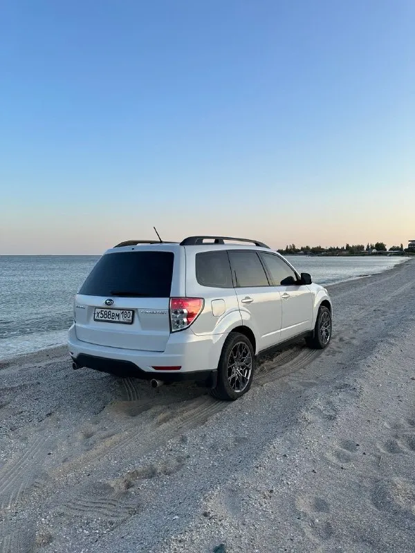 Subaru forester (2010года) - 1 владелец - родной пробег 233 тысяч километров - 2.0 (атмосферный) - коробка автомат - максимальная комплектация ( в этой конфигурации ) - автомобиль покупался у официального дилера в донецке ( в 2012 году ) - автомобиль в идеальном состоянии - стёкла оригинал - автомобиль с небольшими окрасами - хорошая музыка ( с небольшим сабвуфером под водителем ) гapажное xранение стоит хорошая оптика заводские диски r17 (зима) и второй комплект r18 ( с новой летней резиной) подогрев передних сидений состояние салона идеальное. пол года назад делали химчистку с разбором. кондиционер большой люк мультируль постоянный полный привод диски и колодки (brembo) подвеска вся обслужена есть сервисная книжка со всеми работами ( начиная с 2012 года) супер надежная и безопасная машина цена 1.300.000 торг на месте город харцызск номер телефона +79495253621, +79494231870( есть telegram) писать лс 📞 звоните: +7(949)5253621 - фотография - 3