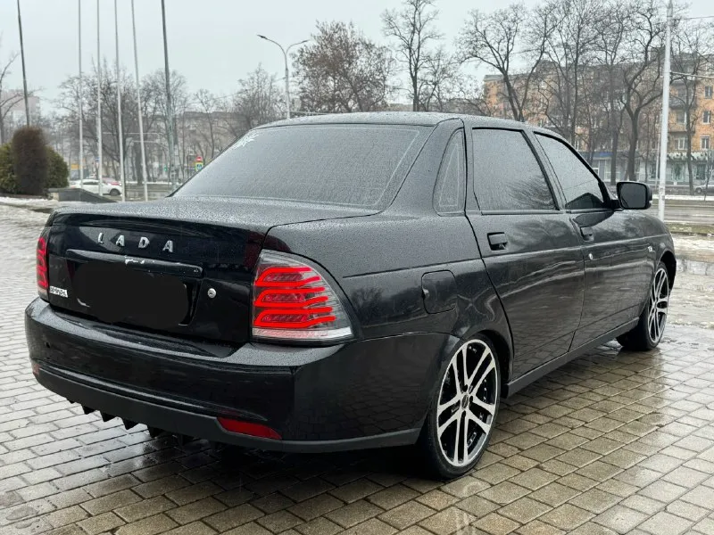 Ассалам алейкум продам бандитку взгляды собирает ! едет очень хорошо прошитая попкорн отстрелы. вся трасса субару саунд на 60 трубе в хорошем состоянии мотор коробка без нареканий не троит не дымит масло не ест, не хрустит не выбивает. стаканы лонжероны днище пороги все целое не гнилое. электрика вся исправна. ходовка не стучит не гремит. по кузову есть не значительные моменты - amg фары в круг - гур -обогрев заднего стекла -электро регулировка зеркал -центральный замок -леды в два этажа свет очень яркий -дорогая пленка на лобаше, бока 10% -стоят новые рельсы r17 на летней резине ( не варены не гнутые) - салон в чехлах - руль приора 2 - стоит не плохая музыка пара арнольдов мин 300-600макс 4-х канальный усилитель pro 400.2 мафан аура 77 моноблок db 2.5w саб db мин 1000- 2000w все подключено грамотно играет хорошо юридически чистая без штрафов и запретов. птс стс дкп цена 365тыс + торг у капота донецк +79496003263 📞 звоните: +7(949)6003263 - фотография - 6