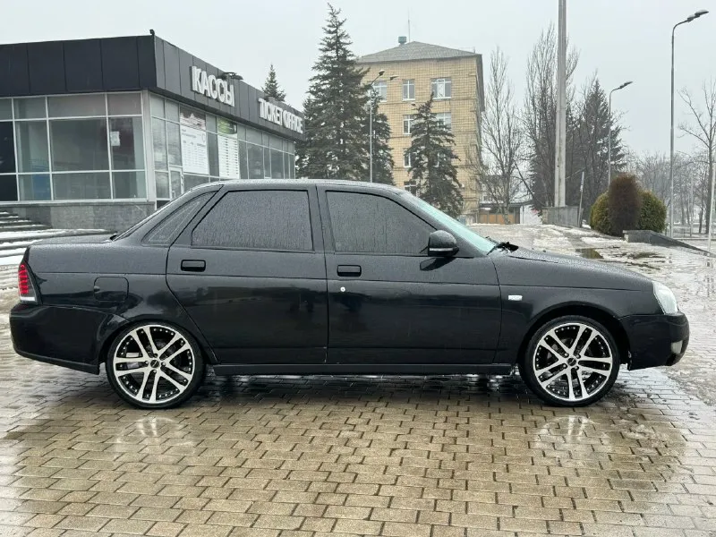 Ассалам алейкум продам бандитку взгляды собирает ! едет очень хорошо прошитая попкорн отстрелы. вся трасса субару саунд на 60 трубе в хорошем состоянии мотор коробка без нареканий не троит не дымит масло не ест, не хрустит не выбивает. стаканы лонжероны днище пороги все целое не гнилое. электрика вся исправна. ходовка не стучит не гремит. по кузову есть не значительные моменты - amg фары в круг - гур -обогрев заднего стекла -электро регулировка зеркал -центральный замок -леды в два этажа свет очень яркий -дорогая пленка на лобаше, бока 10% -стоят новые рельсы r17 на летней резине ( не варены не гнутые) - салон в чехлах - руль приора 2 - стоит не плохая музыка пара арнольдов мин 300-600макс 4-х канальный усилитель pro 400.2 мафан аура 77 моноблок db 2.5w саб db мин 1000- 2000w все подключено грамотно играет хорошо юридически чистая без штрафов и запретов. птс стс дкп цена 365тыс + торг у капота донецк +79496003263 📞 звоните: +7(949)6003263 - фотография - 7