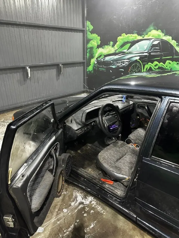 Продам ваз 2115, 2005г, 180.000 хороший торг владею год, много чего сделано, установлена головка 16кл, подробности в лс или по телефону черный салон, пересвет приборки и бск в белый, черные торпеда, потолок, пластик, дно переварено, балка переварено выставлена ровно, много чего делалось, мотор едет отлично, масло меняю каждые 7000, кпп новая, остальное по телефону продажа на штампах +79591138464 осмотр пгт. родаково, могу приехать по договоренности. 📞 звоните: +7(959)1138464 - фотография - 5