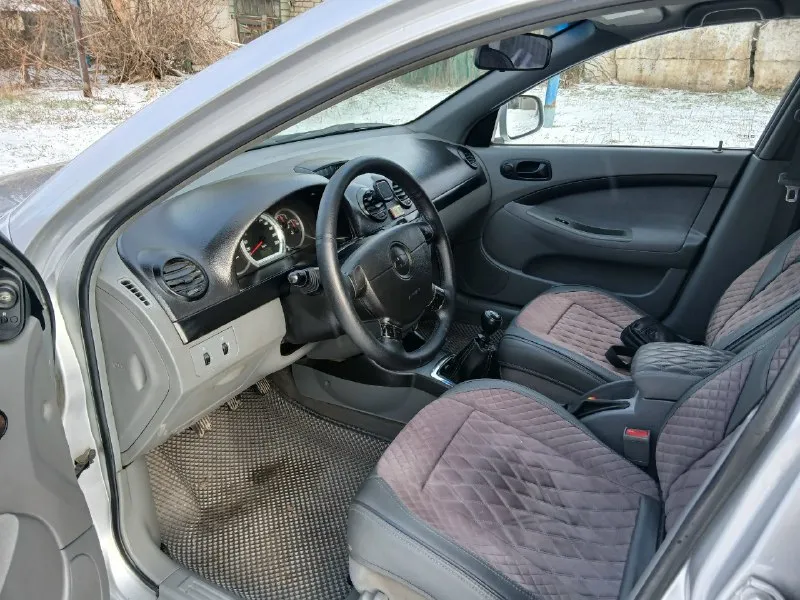 Продам chevrolet lacetti 2013 год 66 000 родной пробег автомобиль в идеальном состоянии самая полная комплектация cdx один хозяин с автосалона собственник автомобиль гаражного хранения зимой не ездил масла фильтра ремни заменил ходовая в идеальном состоянии салон в идеальном состоянии стоит дорогая музыка стоит планшет камера заднего вида партроник стоят чехлы дорогие два комплекта резины зимние и летние на титановых дисках автомобиль оцинкован объем двигателя 1.8 16 клапанный звоните в любое время. +79496642214 📞 звоните: +7(949)6642214 - фотография - 9