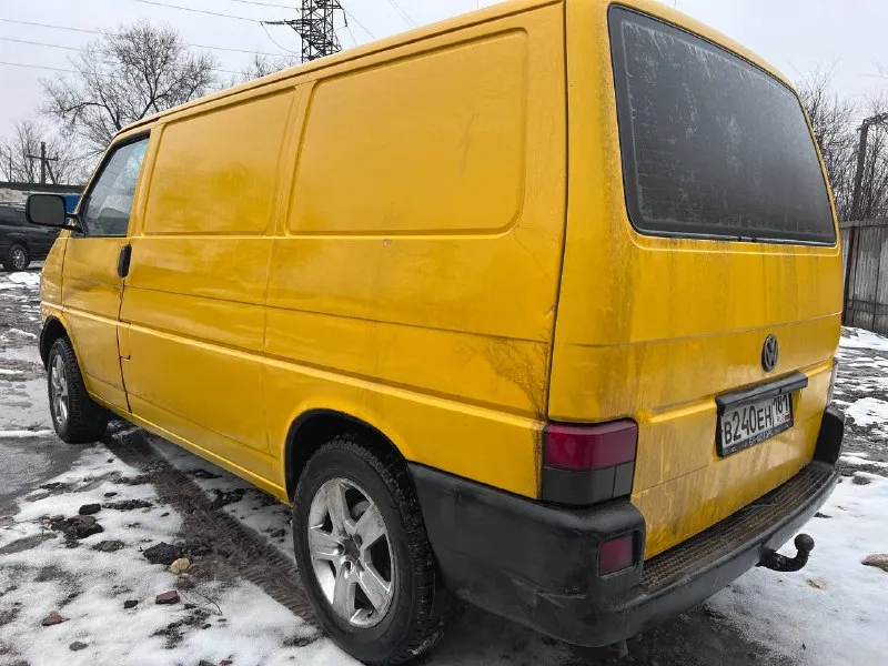 Volkswagen transporter 1997 года выпуска. объем двигателя 1.9 л. turbo на машине ездили, не стояла, все работает так как должно. коробка переключает без проблем, двигатель не дымит. гнили, рыжиков нет. по документам полный порядок луганск цена : 780 000 т. р +79595786785 📞 звоните: +7(959)5786785 - фотография - 4