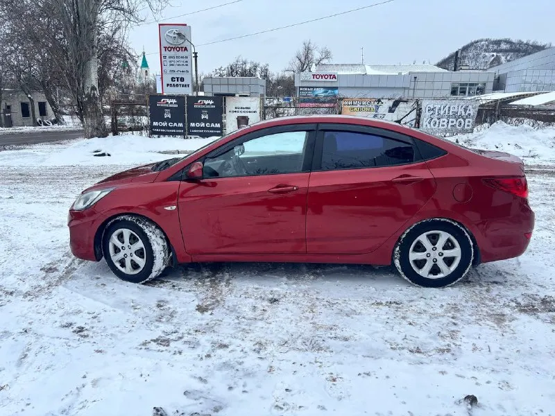 Продам hyundai accent 2013 года. 1 хозяин, брал с салона! 1.6 коробка автомат 261.000 тыс родного пробега машина в хорошем состоянии все вопросы по телефону: +79498137546 800.000₽ возможен торг 📞 звоните: +7(949)8137546 - фотография - 4