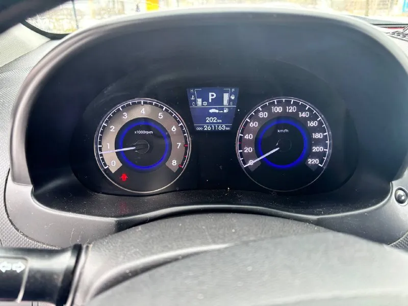 Продам hyundai accent 2013 года. 1 хозяин, брал с салона! 1.6 коробка автомат 261.000 тыс родного пробега машина в хорошем состоянии все вопросы по телефону: +79498137546 800.000₽ возможен торг 📞 звоните: +7(949)8137546 - фотография - 7