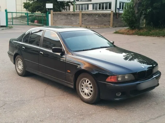 Bmw е39 1997 год дорест, акпп, 2.5 м51 ходовая сделана, кузов поварен, покрашен, резина зима отъезди... - фотография