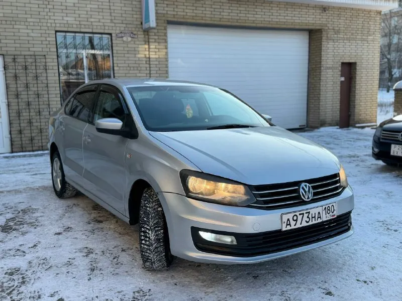📌продам volkswagen polo 📌2015 года 📌рестайлинг, двигатель 1.6,механика, двигатель не дымит, не троит, масло не кушает! тяга отличная 👍🏻 📌расход топлива по городу 7,трасса 5.5 📌пробег на данный момент 187.000 т км 📌коробка работает идеально 📌в автомобиле имеется гидроусилитель руля, abs, подогрев сидений, климат контроль, электро зеркала с подогревом, все четыре стеклоподъемника, магнитола андроид 12, два комплекта колес лето на штампах отдам в подарок 🎁 📌по документам не каких штрафов запретов нет 📌я хозяин, переоформление без проблем 📌осмотр автомобиля донецк-макеевка 📌цена 770.000 торг номер для связи +79494556508 📞 звоните: +7(949)4556508 - фотография - 2
