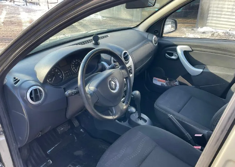 Renault stepway 2012 1.6, at, кондиционер, гур, подогрев сидений, центральный замок, кузов ровный, 2 окраса вторичка, резина зима шипы, юридически чистый автомобиль, 🚗 +79493167195, связь глушат, если не дозвонитесь пишите в телеграмм, 600 рублей мариуполь - фотография - 2