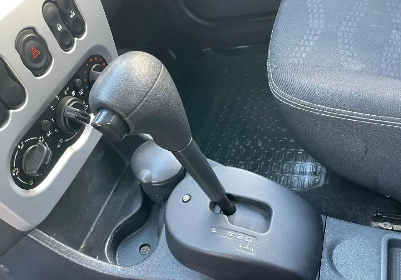 Renault stepway 2012 1.6, at, кондиционер, гур, подогрев сидений, центральный замок, кузов ровный, 2 окраса вторичка, резина зима шипы, юридически чистый автомобиль, 🚗 +79493167195, связь глушат, если не дозвонитесь пишите в телеграмм, 600 рублей мариуполь - фотография - 5