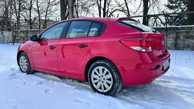 Chevrolet cruze 1.6 at, 2013 года оригинальным пробегом 200000 1 собственник с момента покупки. цена 650000, торг у автомобиля с реальным покупателем, +79495258577, осмотр донецк, доп. тел. 89237869556 автомобиль в достойном соятоянии, богатая комплектация: ⚡кондиционер ⚡электроcтeклoпoдъeмники ⚡элeктpoрeгулиpовкa зeркaл с обогревом и т. д. - фотография - 3