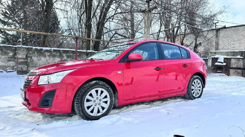 Chevrolet cruze 1.6 at, 2013 года оригинальным пробегом 200000 1 собственник с момента покупки. цена 650000, торг у автомобиля с реальным покупателем, +79495258577, осмотр донецк, доп. тел. 89237869556 автомобиль в достойном соятоянии, богатая комплектация: ⚡кондиционер ⚡электроcтeклoпoдъeмники ⚡элeктpoрeгулиpовкa зeркaл с обогревом и т. д. - фотография - 4