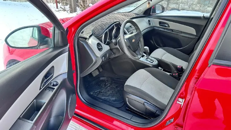Chevrolet cruze 1.6 at, 2013 года оригинальным пробегом 200000 1 собственник с момента покупки. цена 650000, торг у автомобиля с реальным покупателем, +79495258577, осмотр донецк, доп. тел. 89237869556 автомобиль в достойном соятоянии, богатая комплектация: ⚡кондиционер ⚡электроcтeклoпoдъeмники ⚡элeктpoрeгулиpовкa зeркaл с обогревом и т. д. - фотография - 5