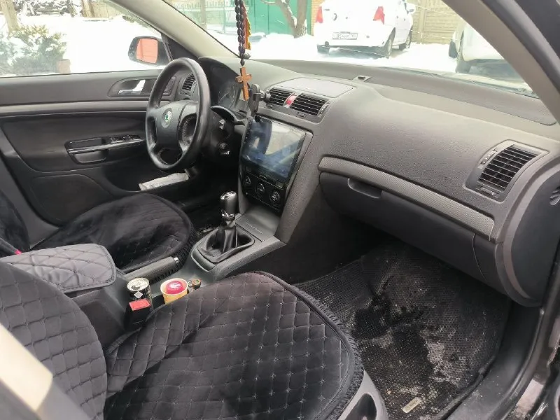 Продам skoda актавия 2 л турбо дизель, механика 2008 год пробег 220 тыс км машина полностью обслужена, по автомобилю много чего сделано я владелец все расскажу и покажу по желанию, резина диски новые, любые проверки на сто приветствуются, все вопросы по телефону! +79493294639 цена 650.000₽ 📞 звоните: +7(949)3294639 - фотография - 4