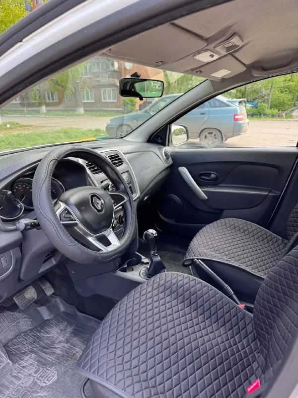 Reno logan 2020г. 1.6 на автомате пробег 135 тыс. подогрев передних сидений, кондиционер, эл. стеклоподъемники, магнитола. машина в отличном техническом состоянии, обслужена и не требует вложений. 730.000 руб. срочная продажа, торг +79493878914 📞 звоните: +7(949)3878914 - фотография - 8